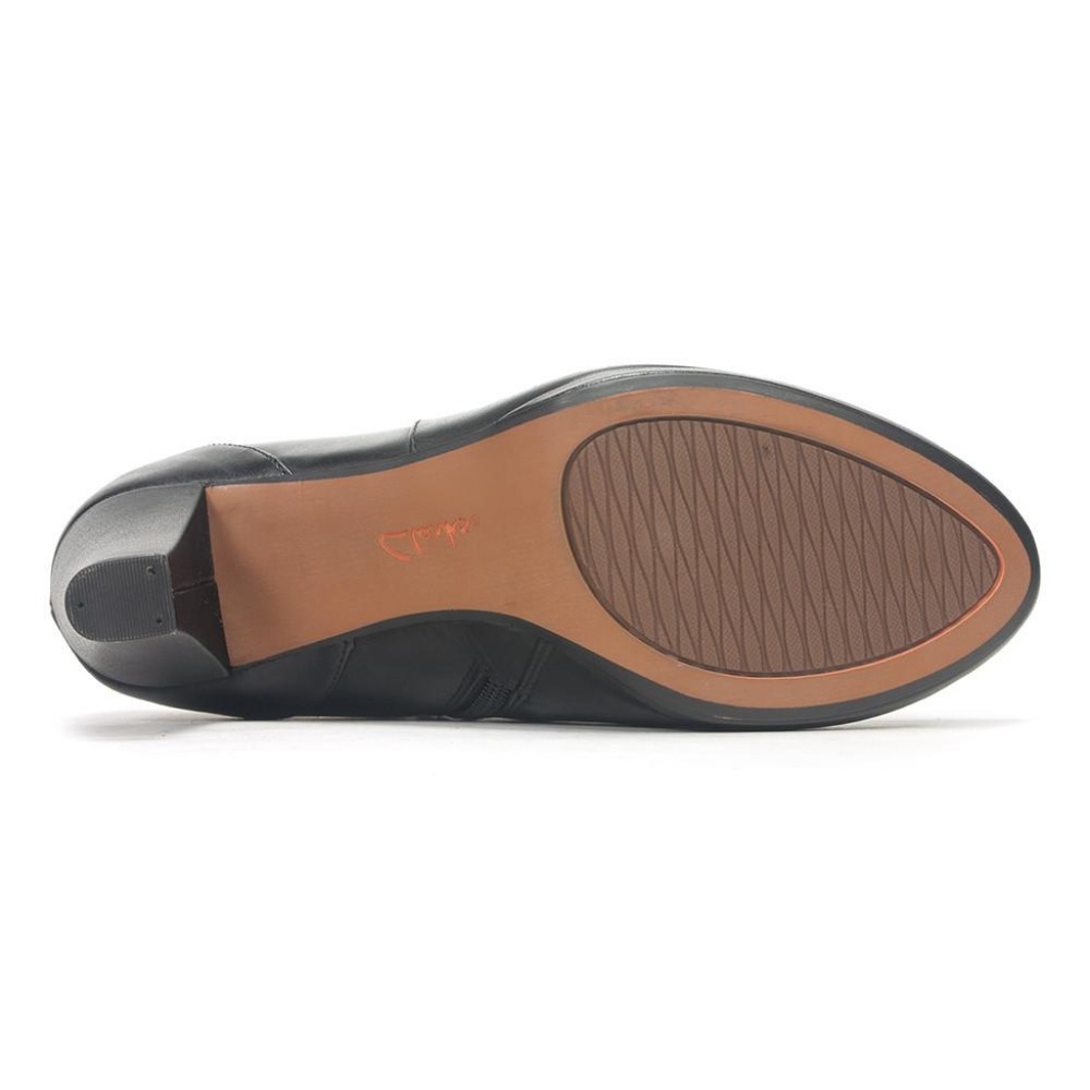 NIB Clarks Chorus True Bootie - Picture 2 of 2